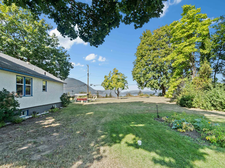730 NE 9 Avenue, Salmon Arm, BC, V1E 4A1 - 70