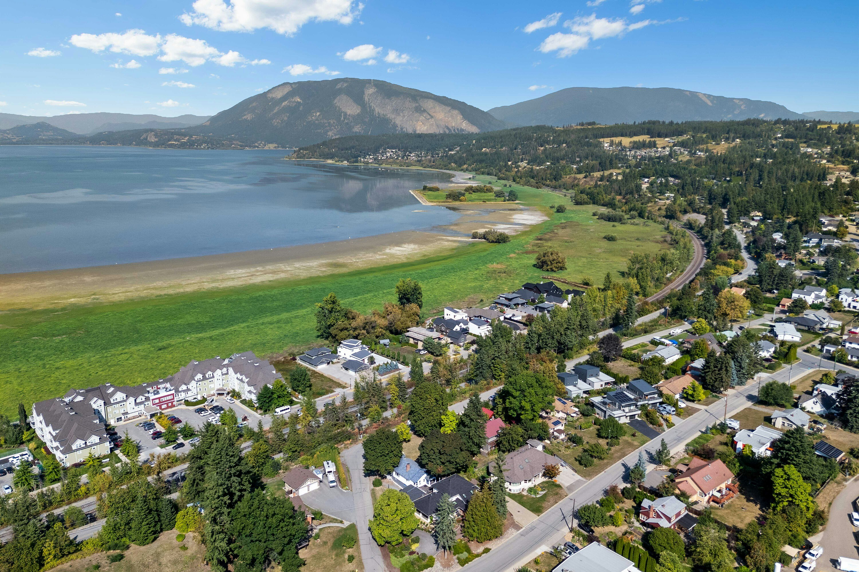 730 NE 9 Avenue, Salmon Arm, BC, V1E 4A1 - 6