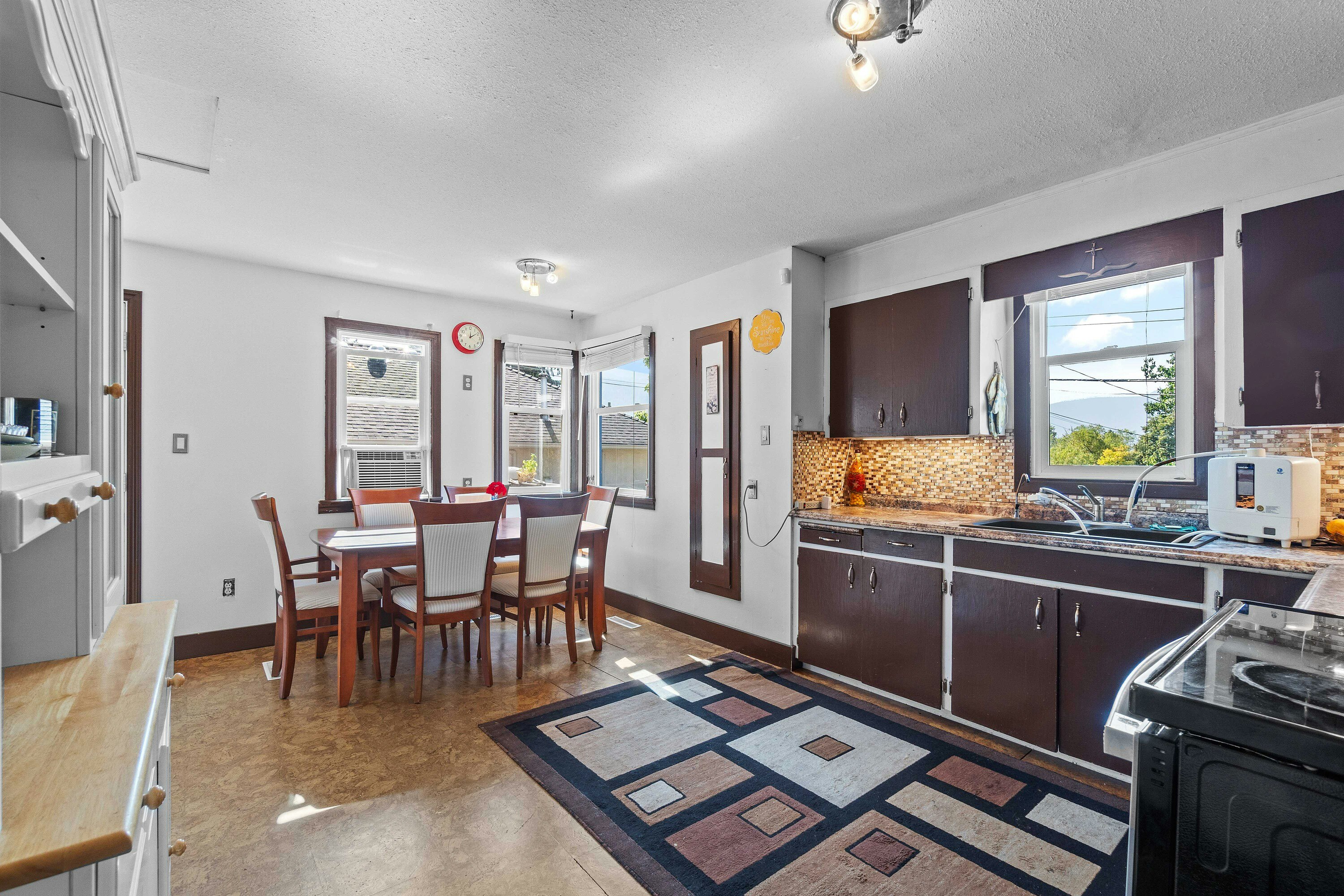 730 NE 9 Avenue, Salmon Arm, BC, V1E 4A1 - 25