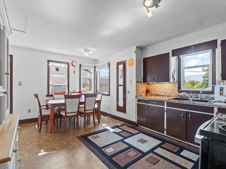 730 NE 9 Avenue, Salmon Arm, BC, V1E 4A1 - 25