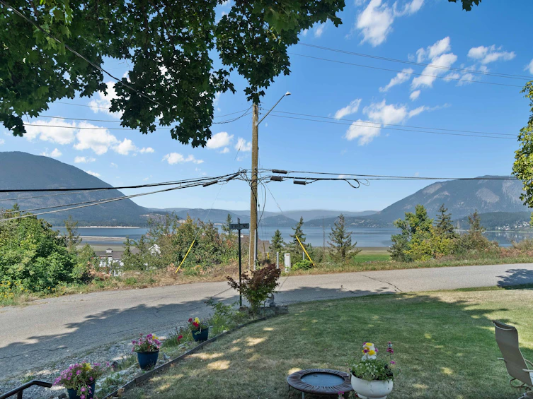 730 NE 9 Avenue, Salmon Arm, BC, V1E 4A1 - 64