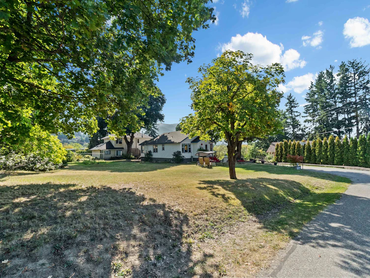 730 NE 9 Avenue, Salmon Arm, BC, V1E 4A1 - 59