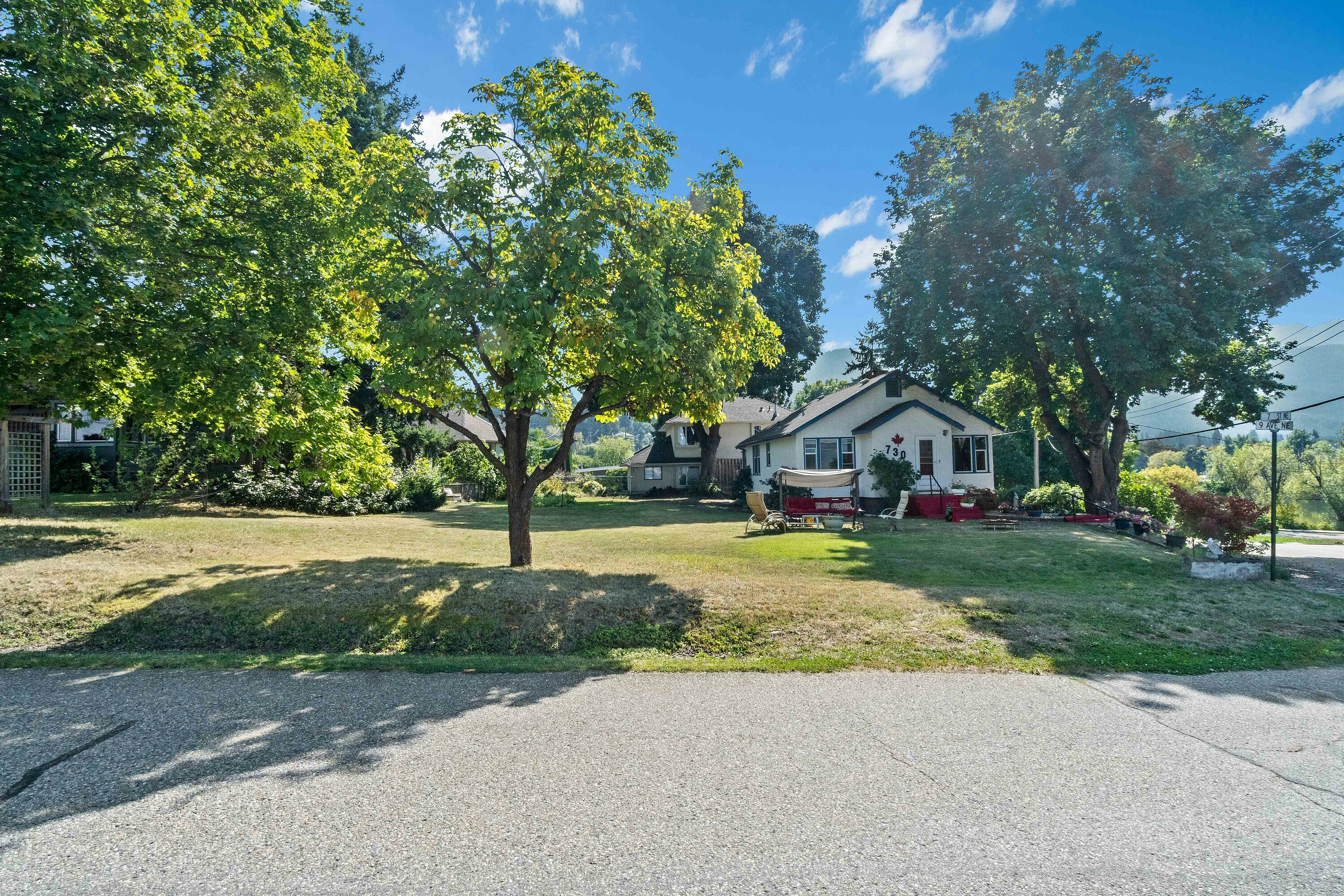 730 NE 9 Avenue, Salmon Arm, BC, V1E 4A1 - 58