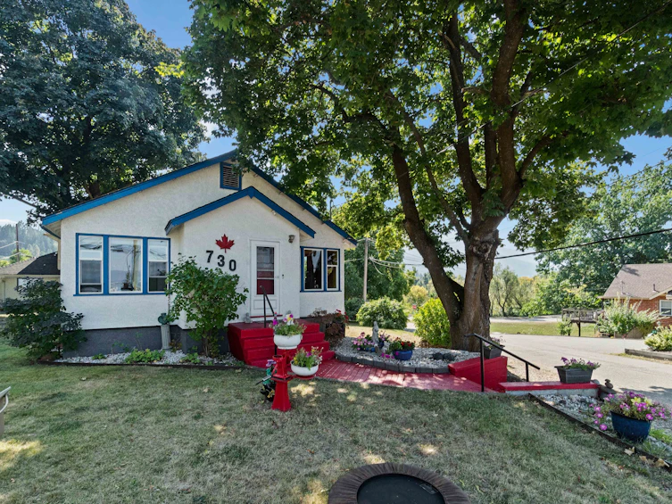 730 NE 9 Avenue, Salmon Arm, BC, V1E 4A1 - 49