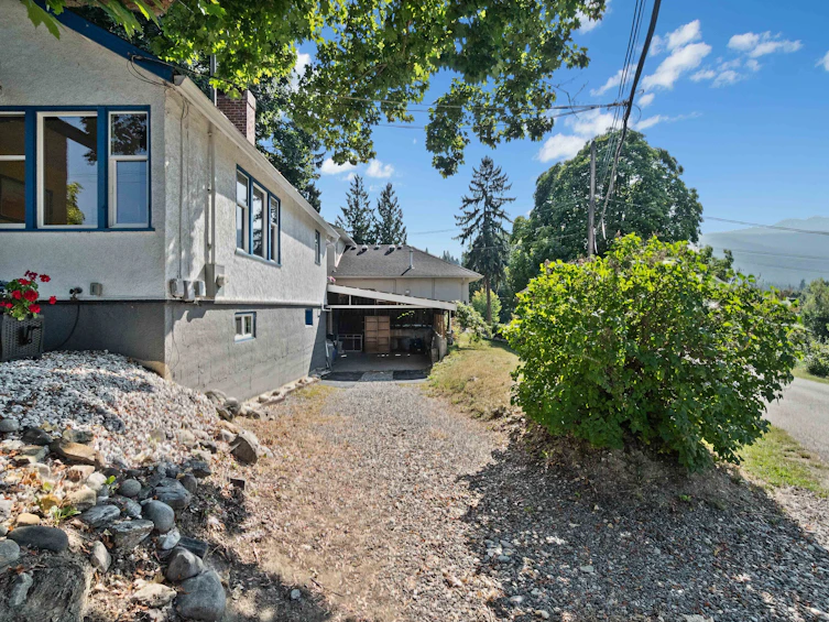 730 NE 9 Avenue, Salmon Arm, BC, V1E 4A1 - 51