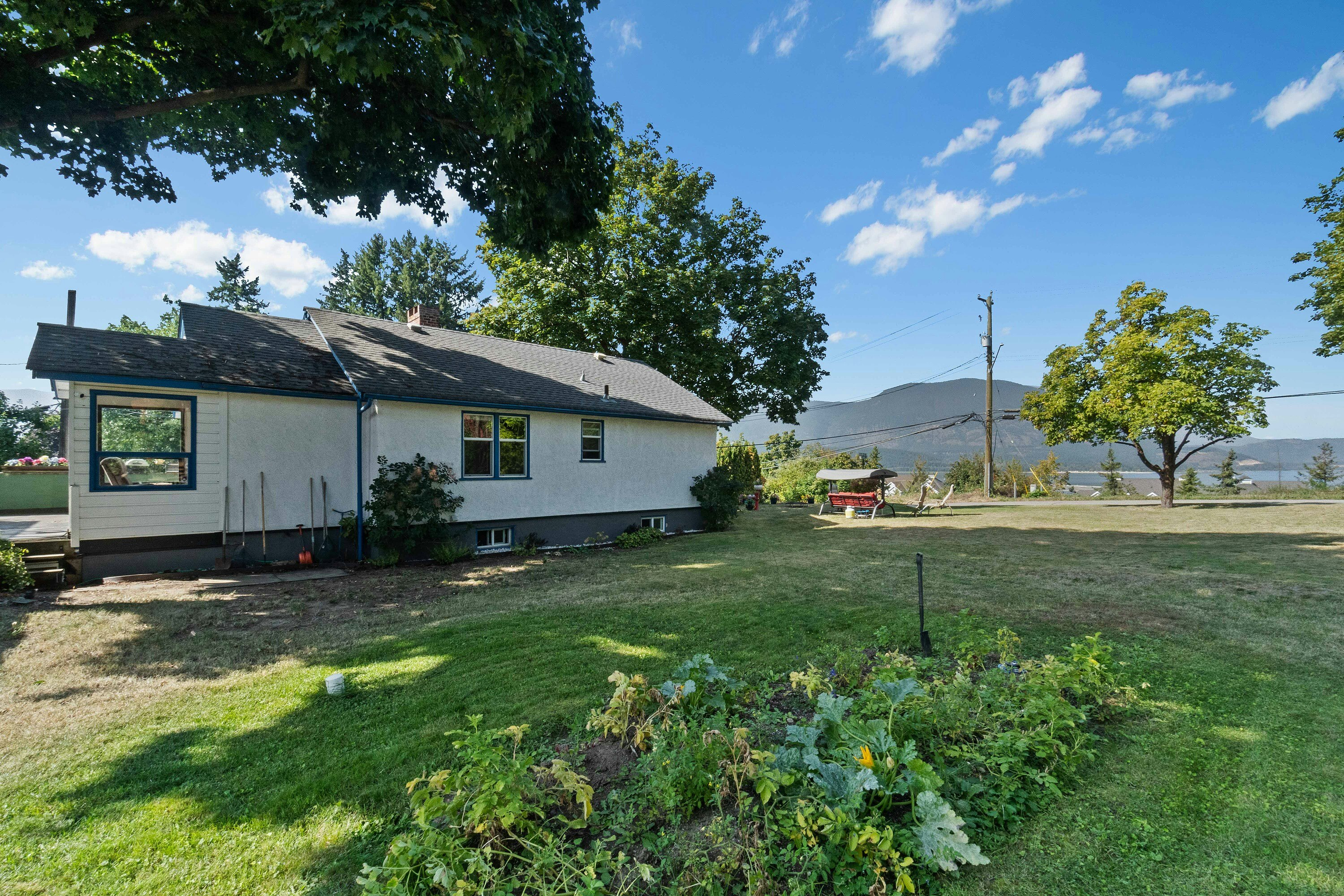 730 NE 9 Avenue, Salmon Arm, BC, V1E 4A1 - 69