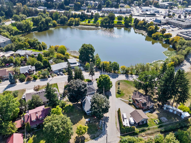 730 NE 9 Avenue, Salmon Arm, BC, V1E 4A1 - 10