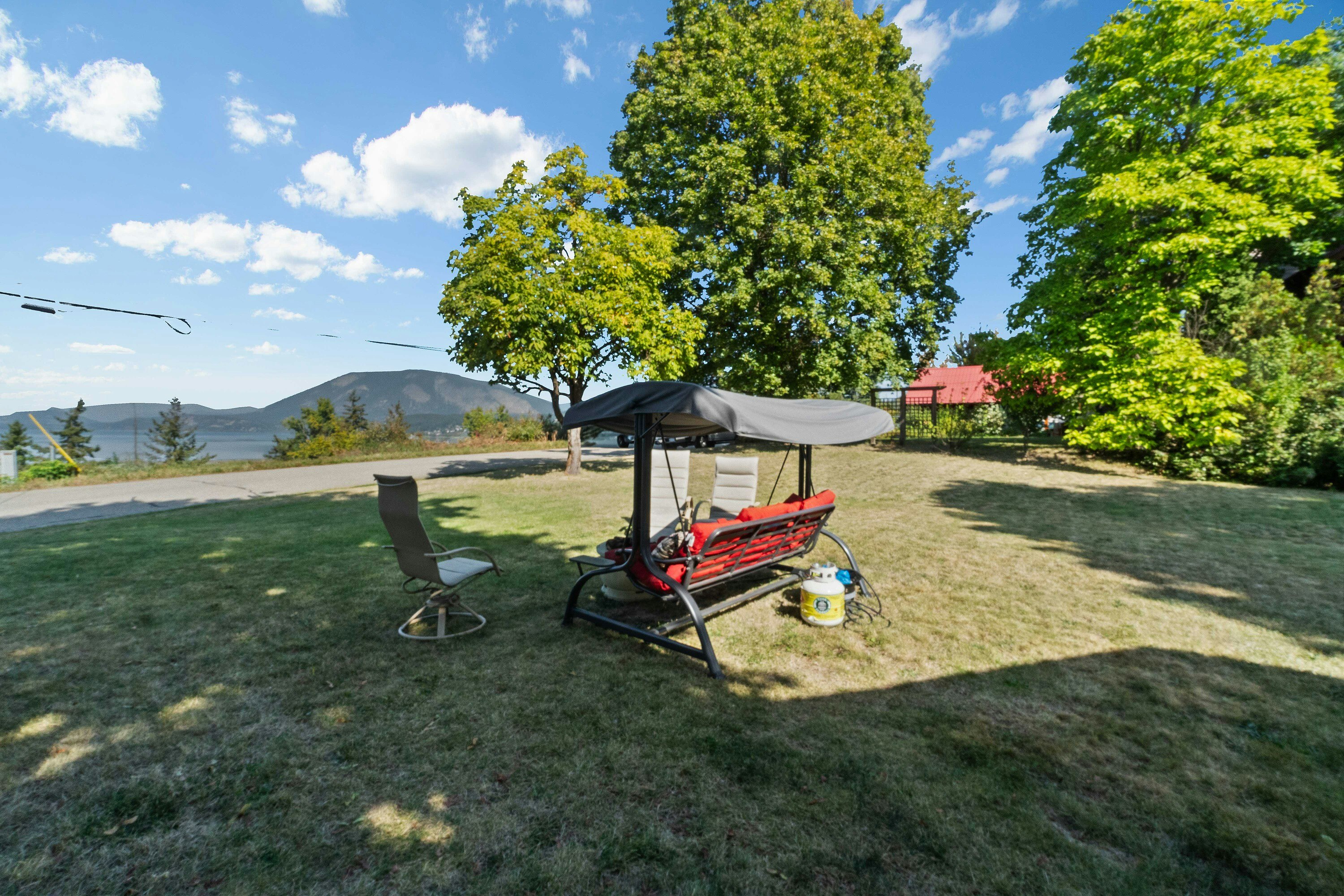730 NE 9 Avenue, Salmon Arm, BC, V1E 4A1 - 65