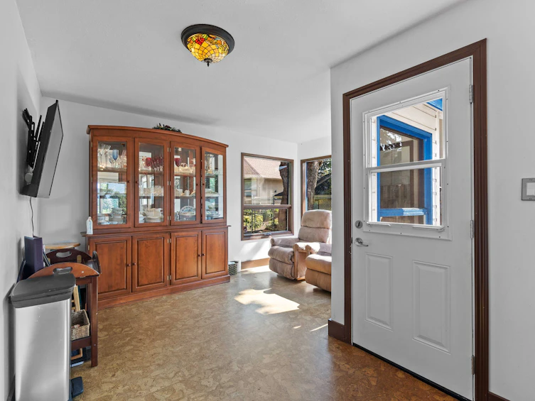 730 NE 9 Avenue, Salmon Arm, BC, V1E 4A1 - 34