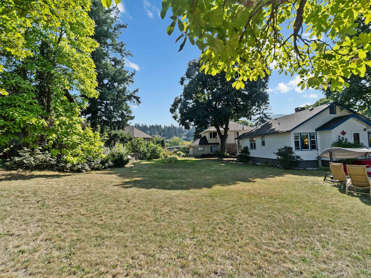 730 NE 9 Avenue, Salmon Arm, BC, V1E 4A1 - 61