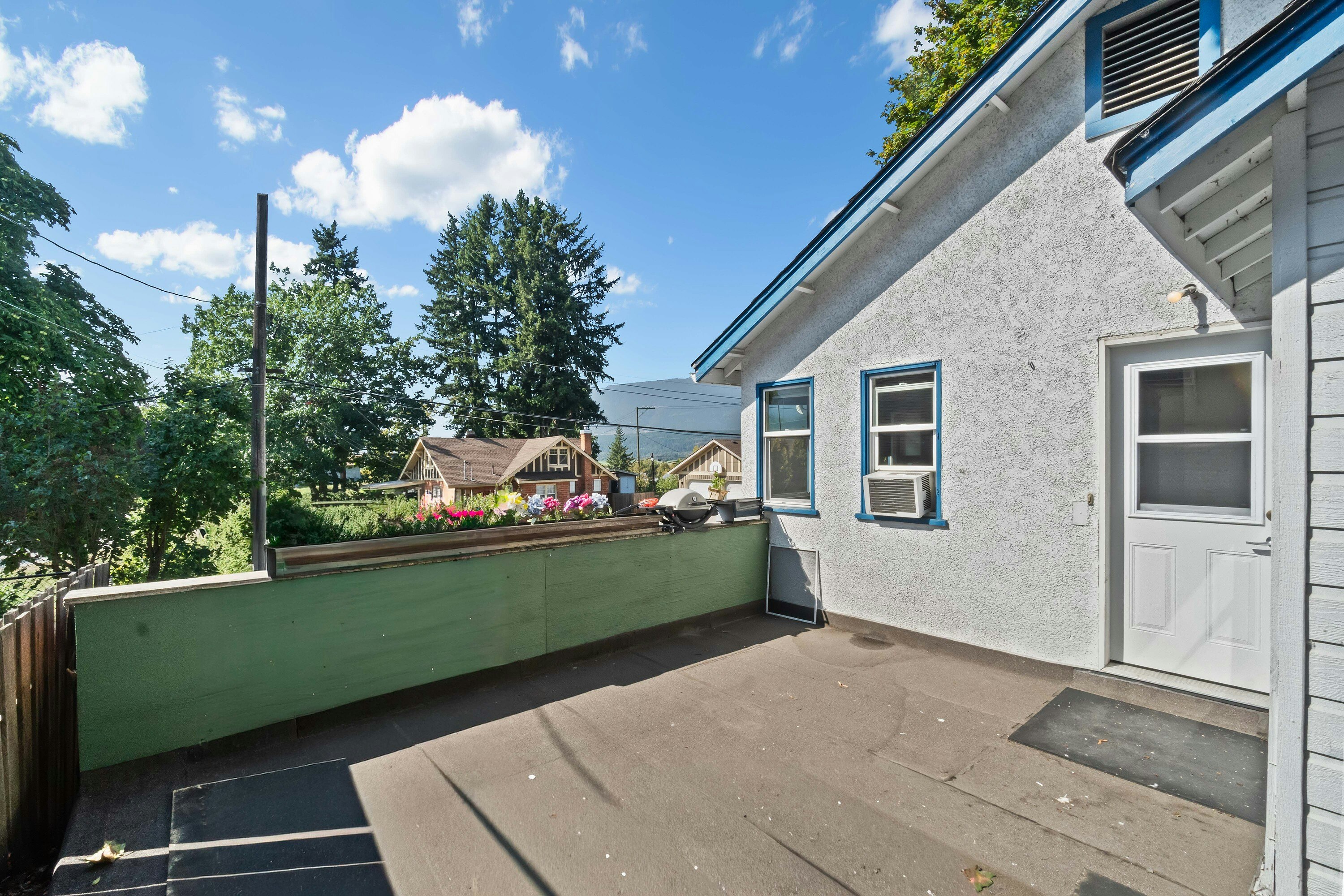 730 NE 9 Avenue, Salmon Arm, BC, V1E 4A1 - 72