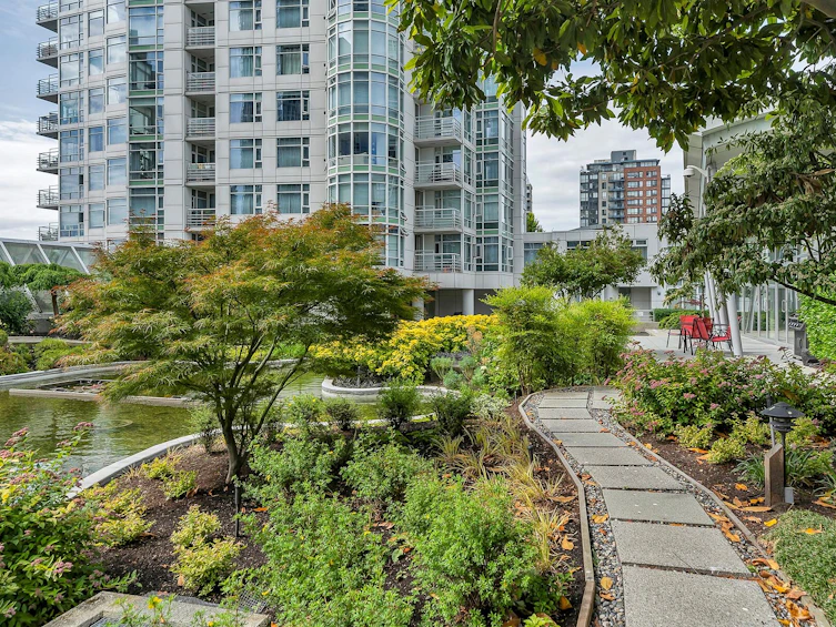 1608-198 Aquarius Mews, Vancouver, BC, V6Z 2Y4 - 32
