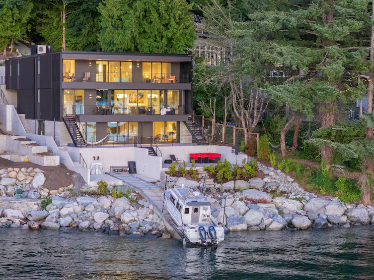 8885 Lawrence Way, West Vancouver, BC, V7W 2T7