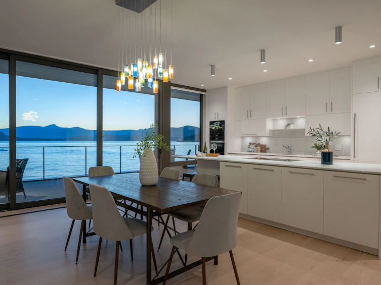 8885 Lawrence Way, West Vancouver, BC, V7W 2T7 - 14