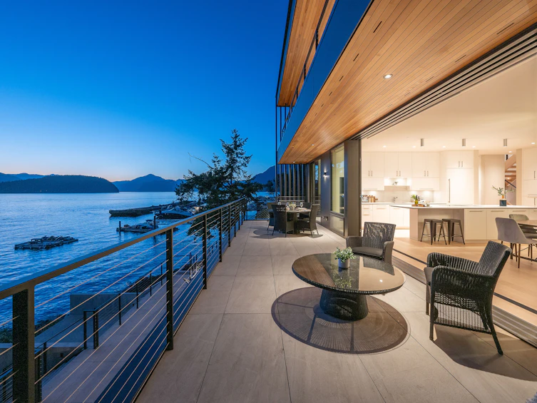 8885 Lawrence Way, West Vancouver, BC, V7W 2T7 - 17