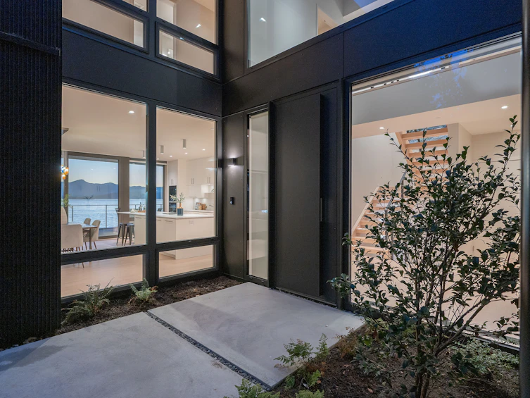 8885 Lawrence Way, West Vancouver, BC, V7W 2T7 - 5