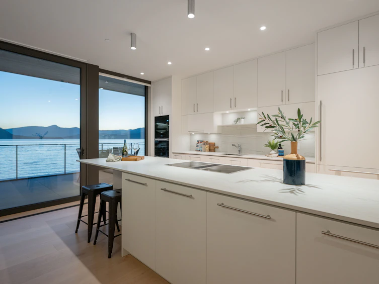 8885 Lawrence Way, West Vancouver, BC, V7W 2T7 - 13