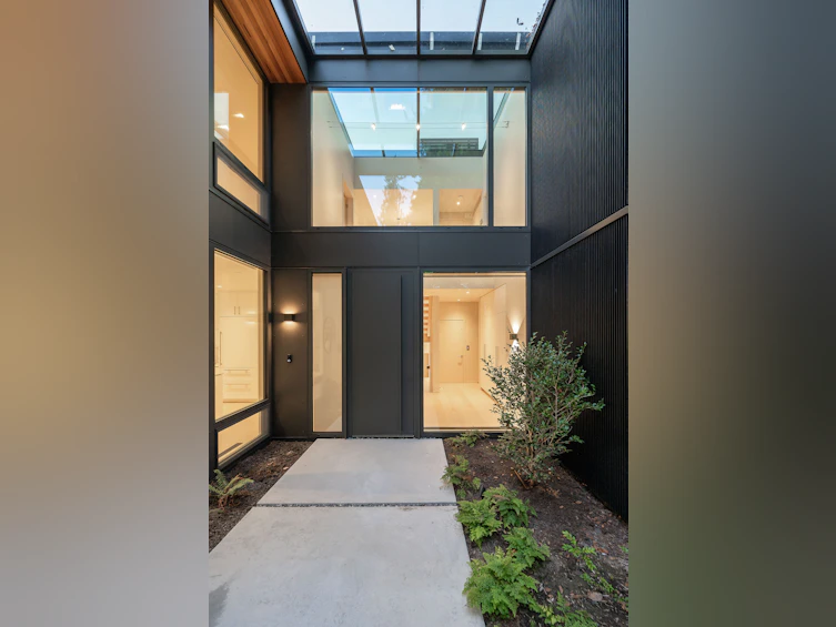 8885 Lawrence Way, West Vancouver, BC, V7W 2T7 - 6