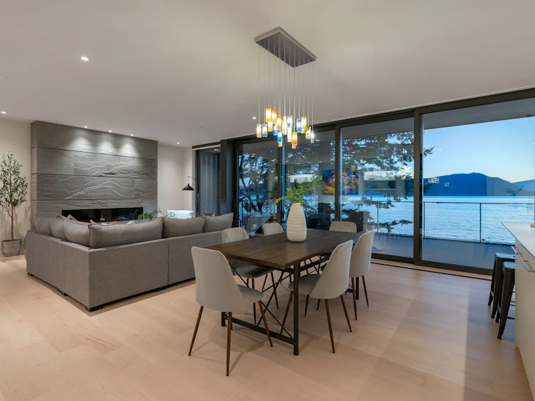 8885 Lawrence Way, West Vancouver, BC, V7W 2T7 - 11