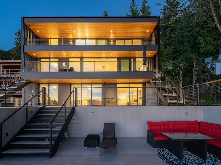 8885 Lawrence Way, West Vancouver, BC, V7W 2T7 - 3