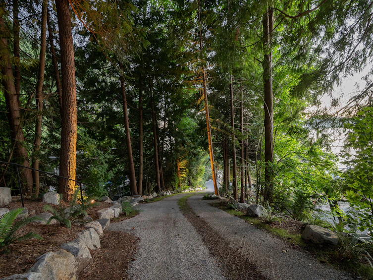 8885 Lawrence Way, West Vancouver, BC, V7W 2T7 - 34