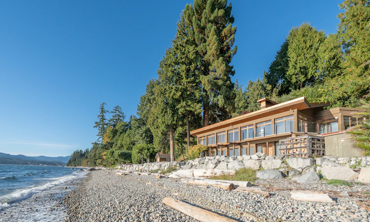 4893 Sunshine Coast Highway