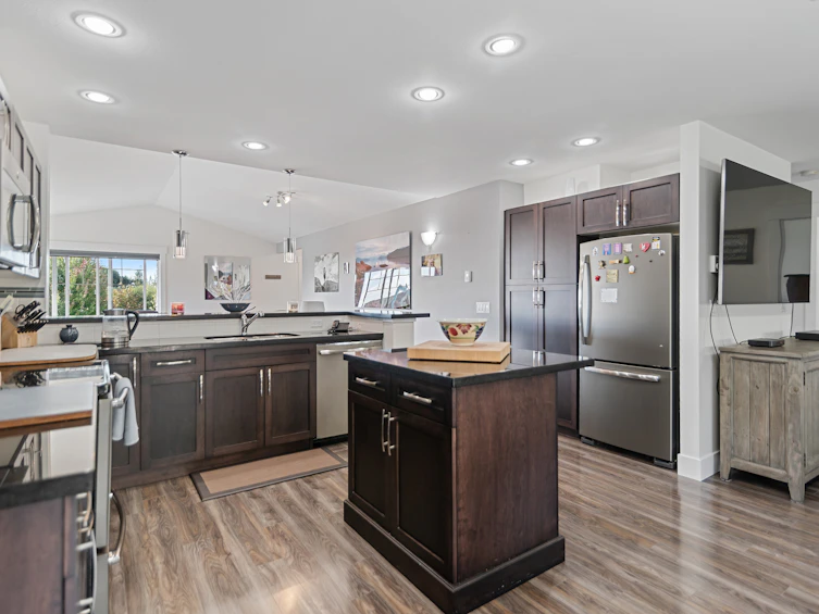 6252 Oracle Road, Sechelt, BC, V7Z 0N7 - 8