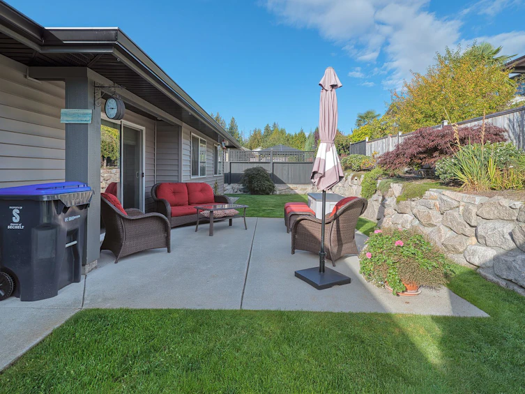 6252 Oracle Road, Sechelt, BC, V7Z 0N7 - 14