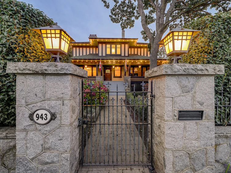 943 St. Charles Street, Victoria, BC, V8S 3P8 - 75