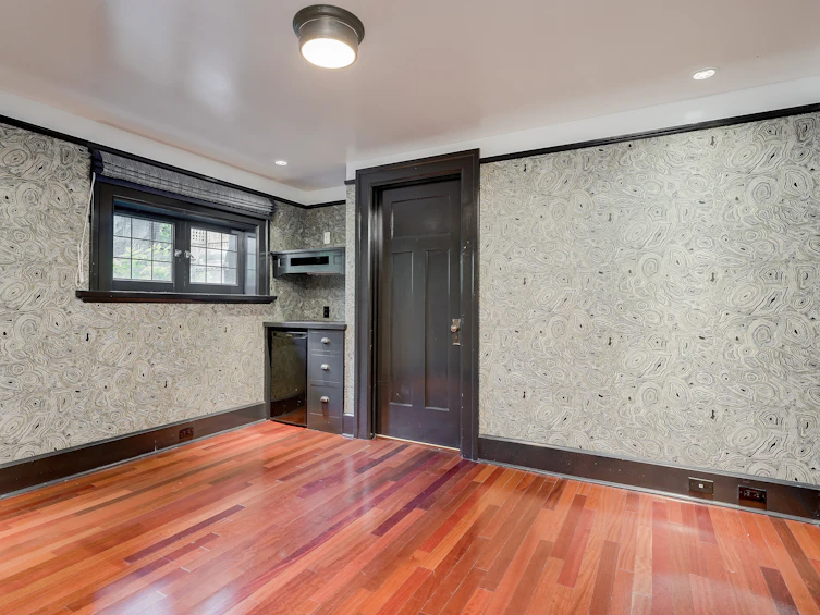 943 St. Charles Street, Victoria, BC, V8S 3P8 - 58
