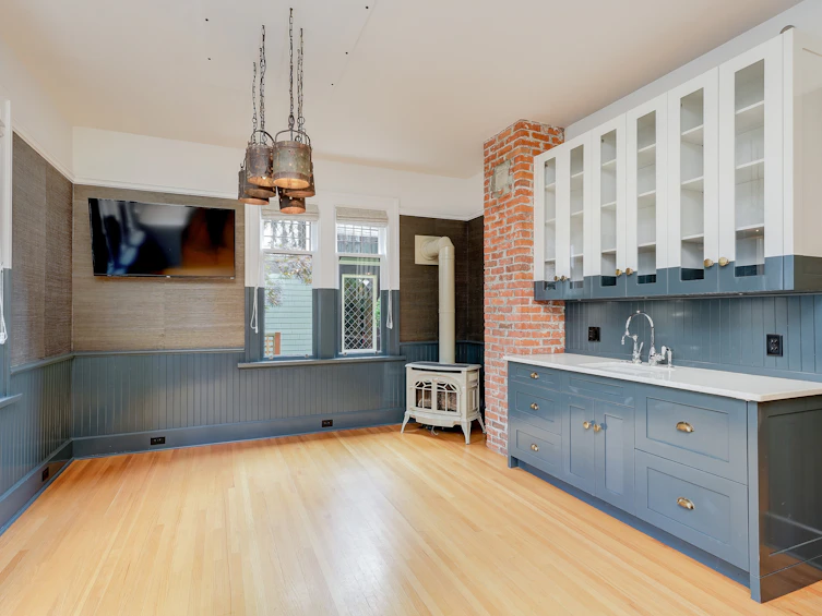 943 St. Charles Street, Victoria, BC, V8S 3P8 - 23