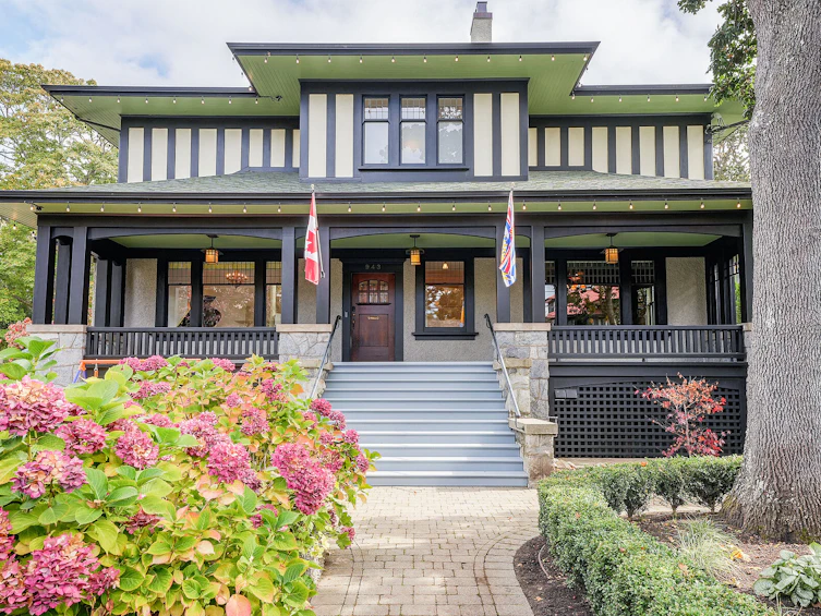 943 St. Charles Street, Victoria, BC, V8S 3P8 - 2