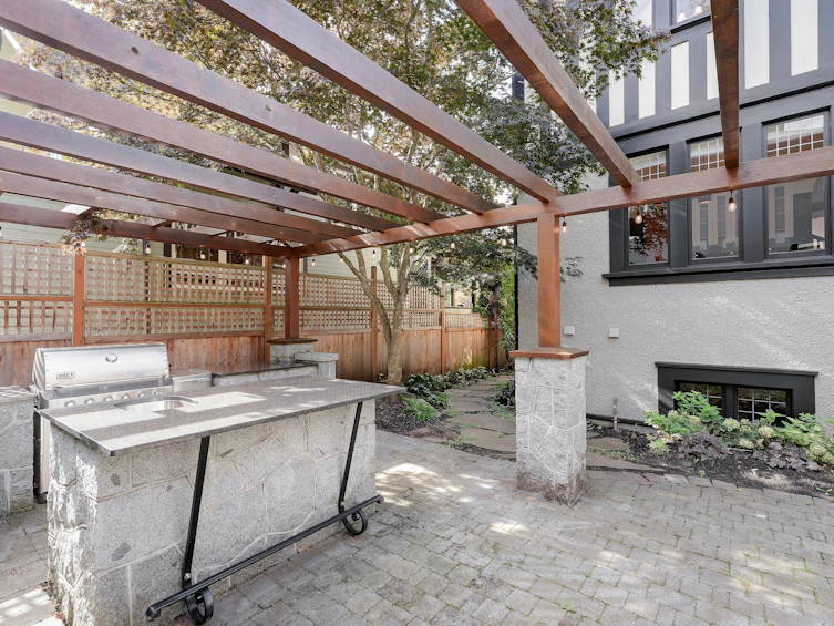 943 St. Charles Street, Victoria, BC, V8S 3P8 - 71