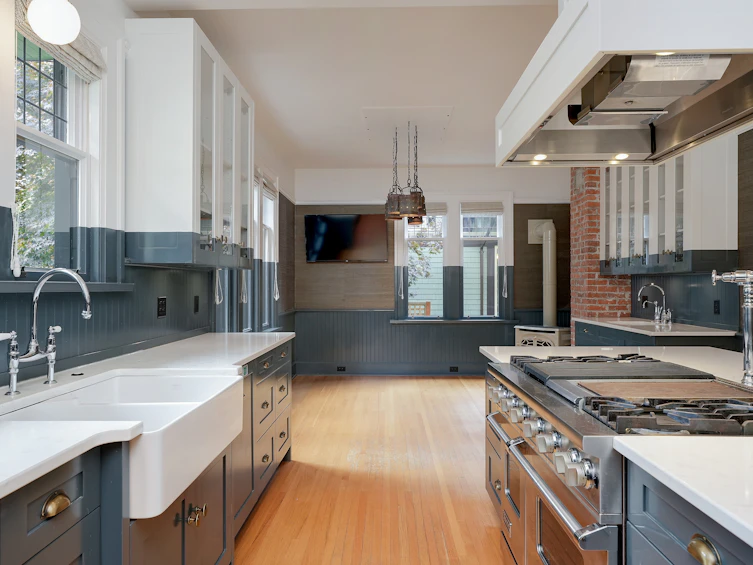 943 St. Charles Street, Victoria, BC, V8S 3P8 - 21