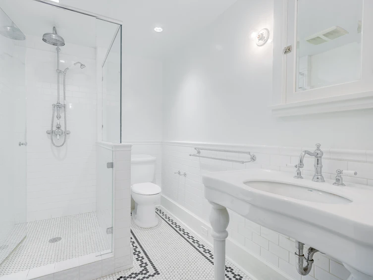 943 St. Charles Street, Victoria, BC, V8S 3P8 - 57