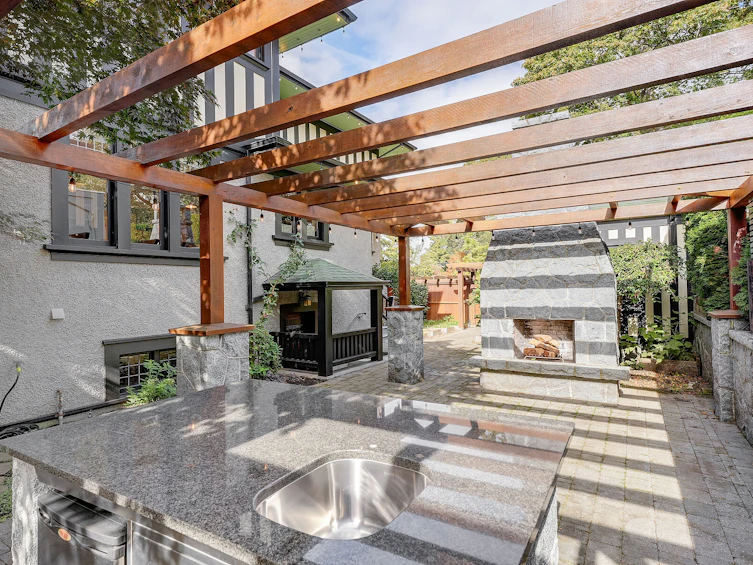 943 St. Charles Street, Victoria, BC, V8S 3P8 - 68