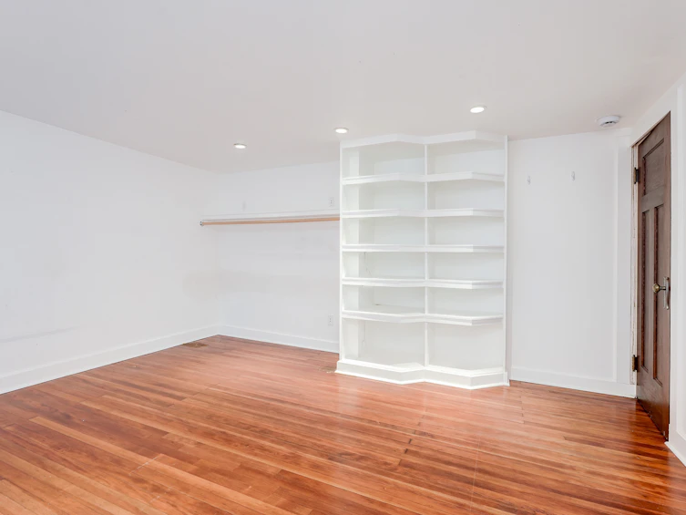 943 St. Charles Street, Victoria, BC, V8S 3P8 - 63