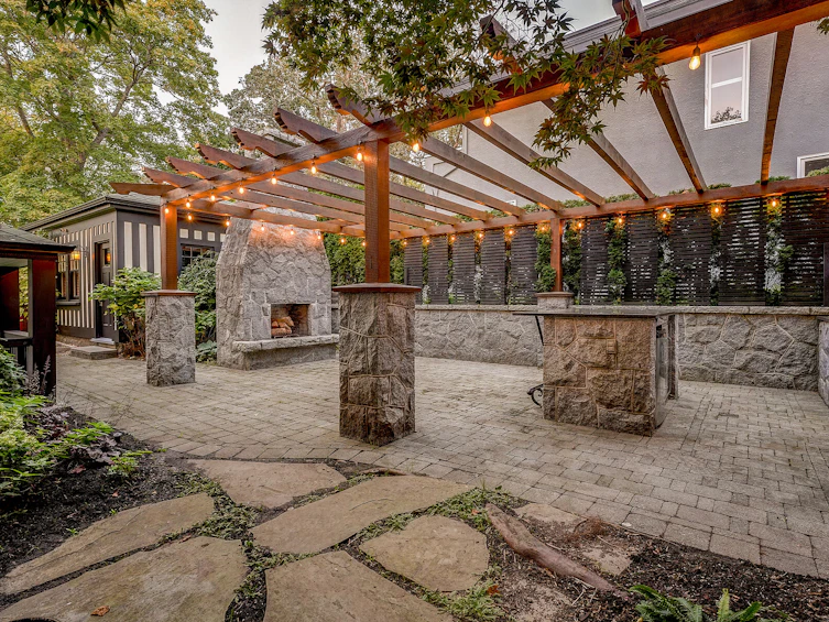 943 St. Charles Street, Victoria, BC, V8S 3P8 - 73