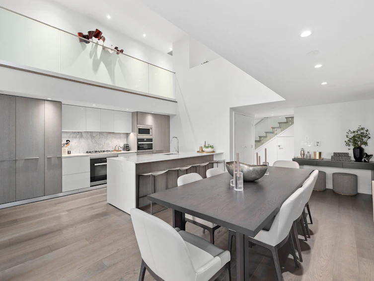 2208-1111 Richards Street, Vancouver, BC, V6B 0S3 - 10