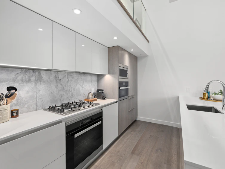 2208-1111 Richards Street, Vancouver, BC, V6B 0S3 - 13
