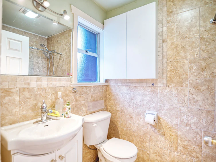 6533 Meier Road, Sechelt, BC, V7Z 0S8 - 13