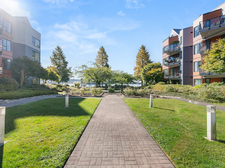 301-1150 Quayside Drive, New Westminster, BC, V3M 6E1 - 27