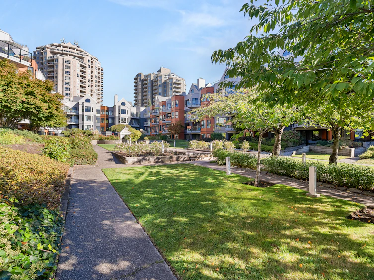 301-1150 Quayside Drive, New Westminster, BC, V3M 6E1 - 25