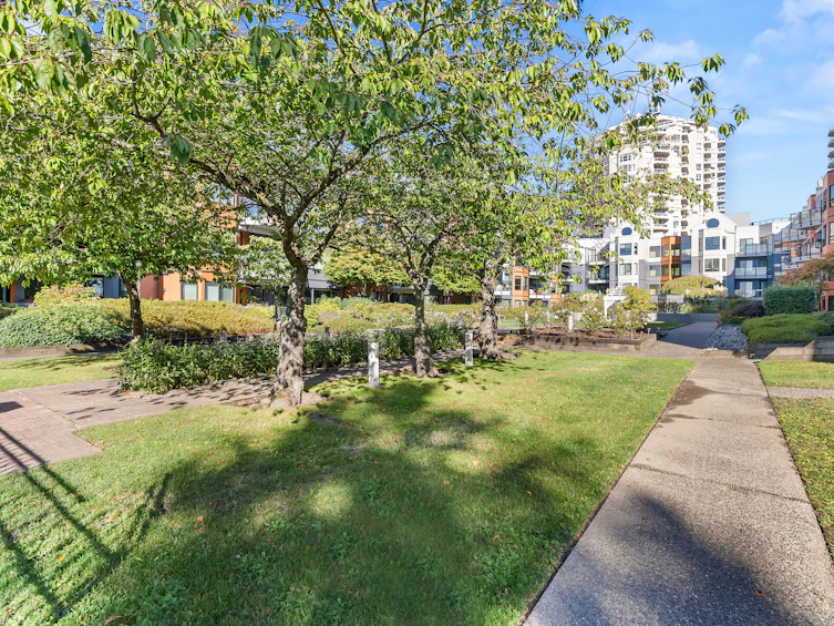 301-1150 Quayside Drive, New Westminster, BC, V3M 6E1 - 28