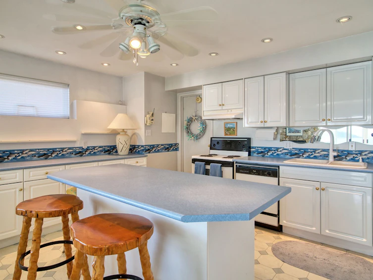 6437 Sunshine Coast Highway, Sechelt, BC, V7Z 0N6 - 30