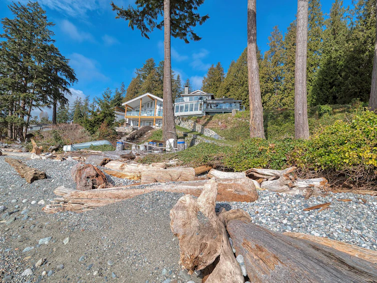 6437 Sunshine Coast Highway, Sechelt, BC, V7Z 0N6 - 6