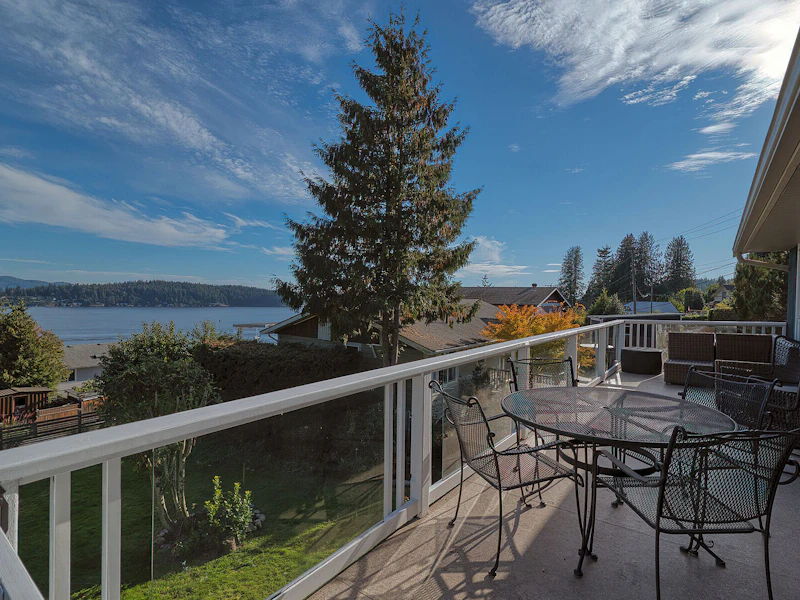 648 Gibsons Way, Gibsons BC