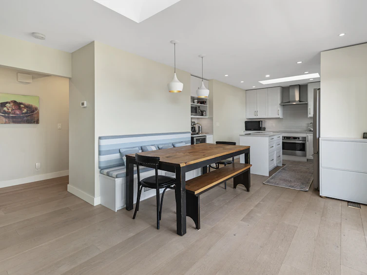 648 Gibsons Way, Gibsons, BC, V0N 1V9 - 10