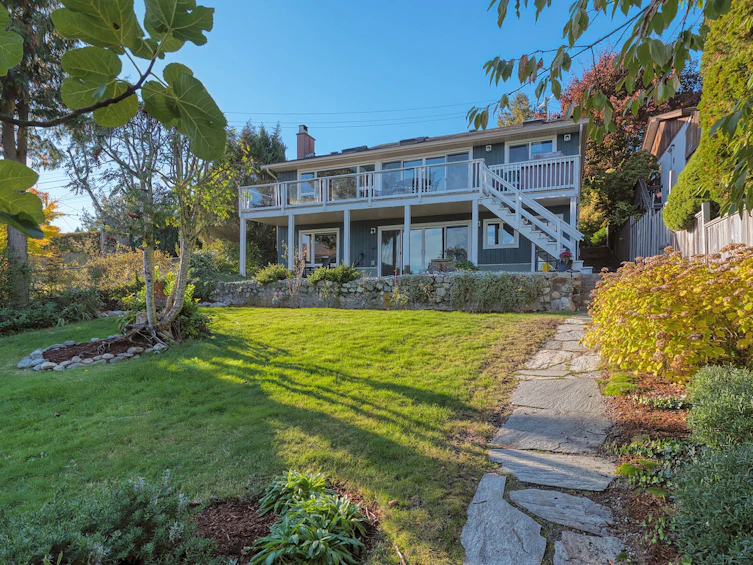 648 Gibsons Way, Gibsons, BC, V0N 1V9 - 3