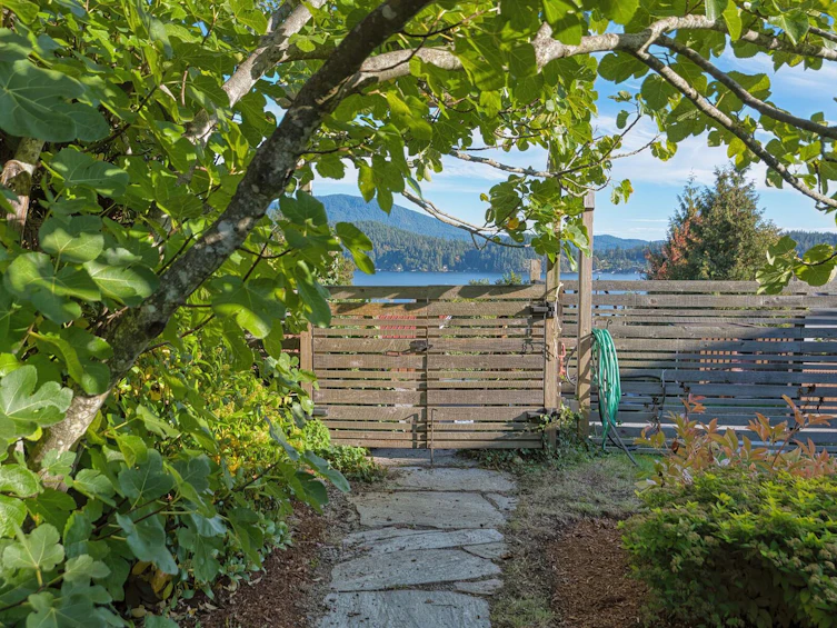 648 Gibsons Way, Gibsons, BC, V0N 1V9 - 36